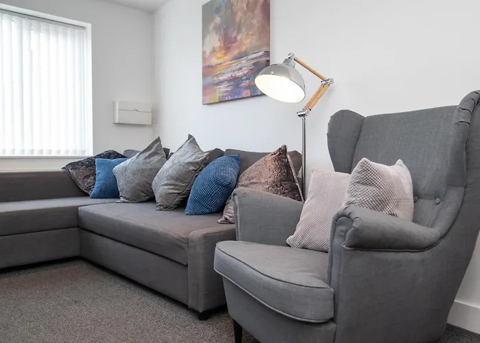 Entire In Downend, Апартаменти