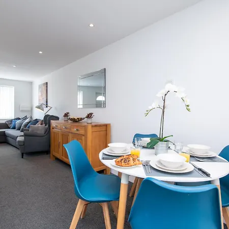 Apartman Entire In Downend, *